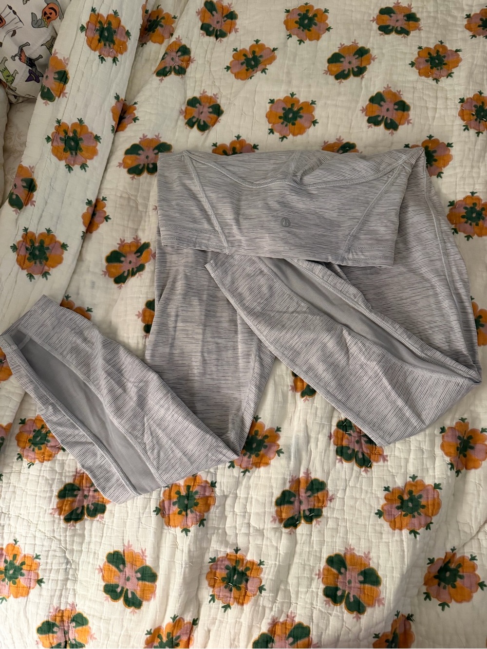 Light Gray Striped Leggings - Subtle Heathered Design